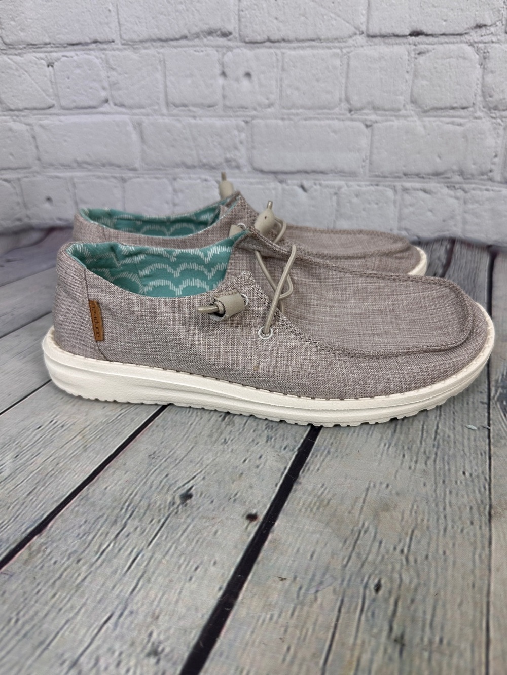 Hey Dude Women's Wendy beige chambray fabric size US 7